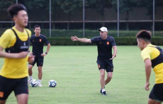 笔记本电脑如何连接外接显示器