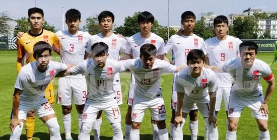 丝袜紧身裙国产在线播放